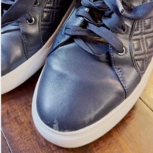 🌊 Tory Burch Marion Navy Quilted Sneakers – Size 10.5 🌊